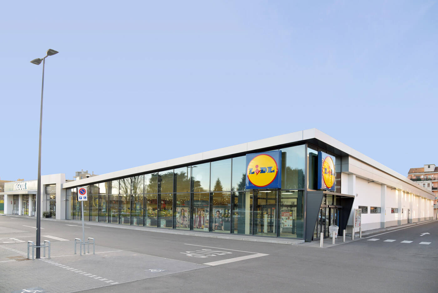 Progettazione edifici commerciali a gruppi Bollate
