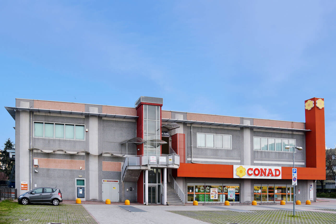 progettazione mercato di quartiere con parcheggio Agrate Brianza